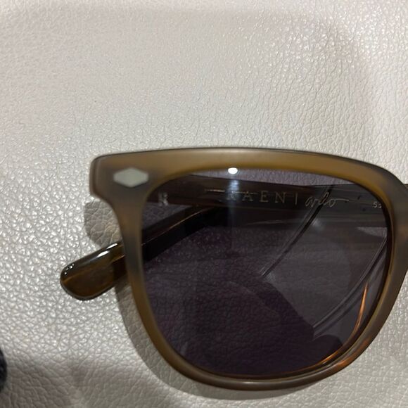 Raen Arlo Sunglasses with Case - Picture 6 of 6